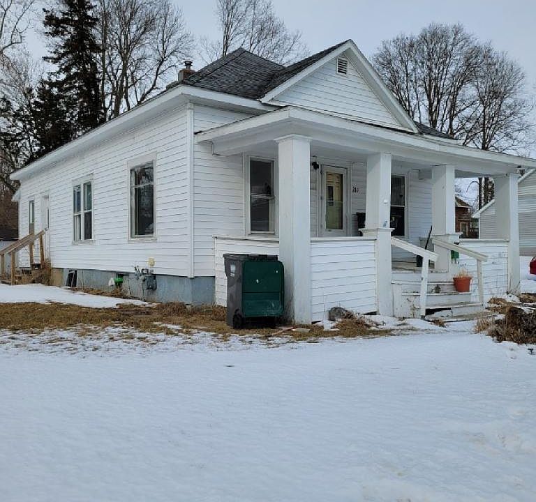 210 N Frederick Ave, Oelwein, IA 50662 Zillow