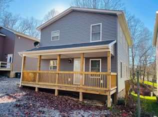 104 Carter Ln, Barrackville, WV 26559