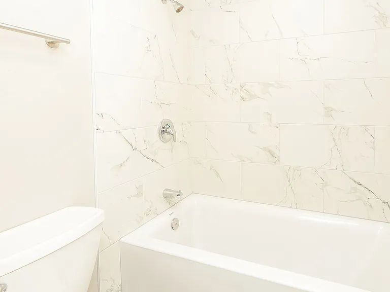 1400 Creekside Apartments CDM — Photo 4