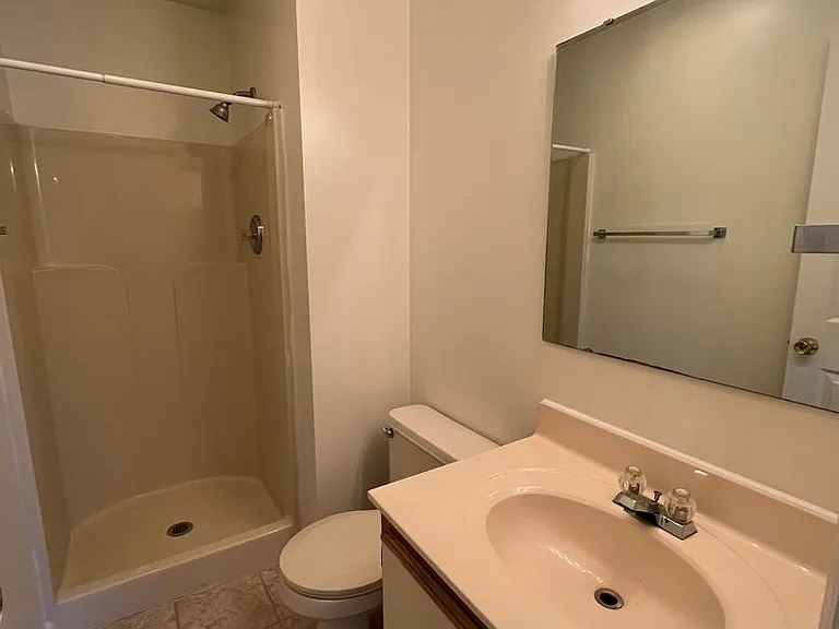888 Patrick Henry Dr — Photo 9