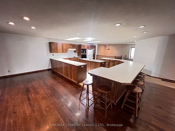 5th image of 12 Flint Ave #10