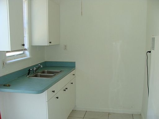 5th image of 3101 NE West End Blvd APT 4