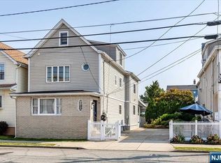 96 Mercer St, Wallington, NJ 07057