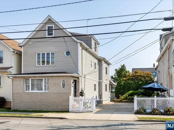 96 Mercer St, Wallington, NJ 07057