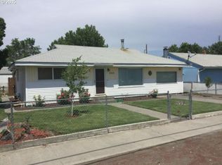 890 W Hermiston Ave, Hermiston, OR 97838