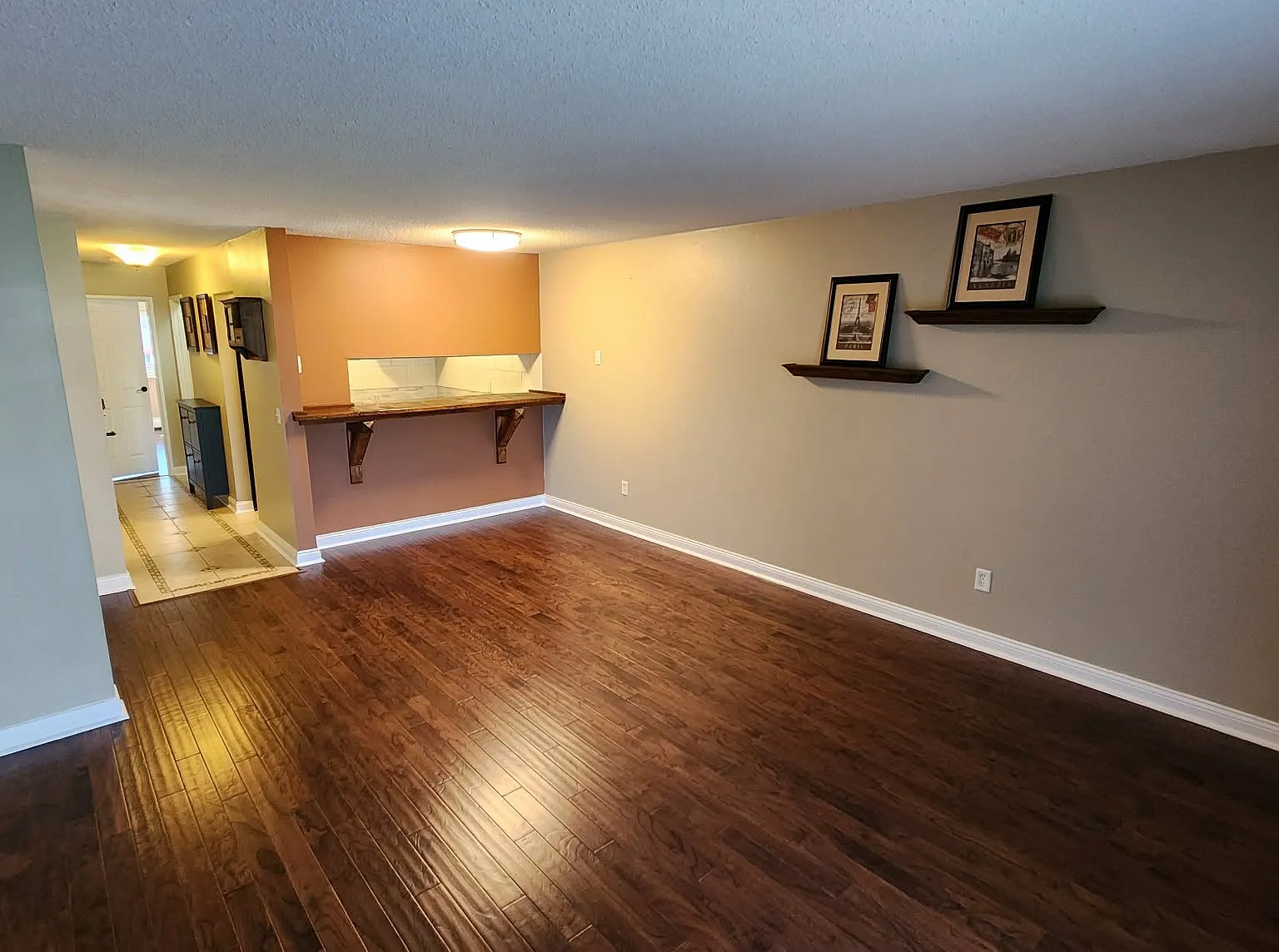 1 bed, 660 sqft, $1,200 — Photo 2