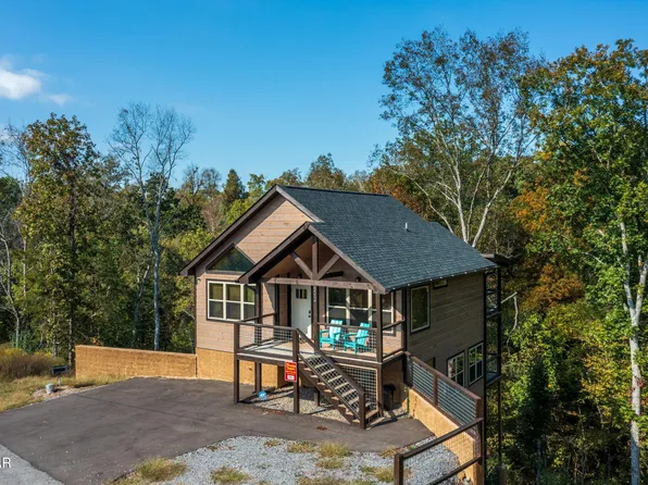 392 Oak Lake Dr, Sevierville, TN 37876