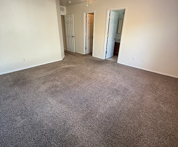 1284 W Laporte Ln — Photo 17