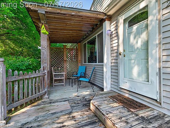 5th image of 21847 Fenster St