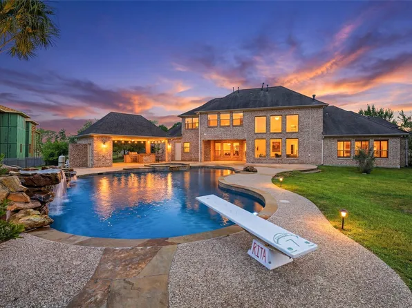 8802 Saxonwood Ct, Richmond, TX 77469