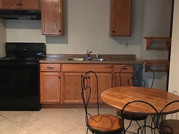 3rd image of 3404 Oxford Pl