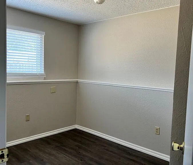 11194 Forest Ave — Photo 8