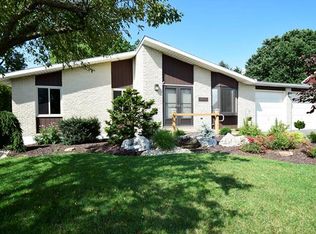 1805 Elmhurst Dr, Whitehall, PA 18052