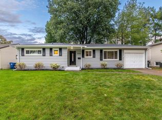 1441 Timberline Dr, Bettendorf, IA 52722