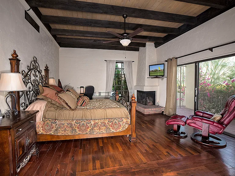 6900 N Highlands Dr — Photo 24