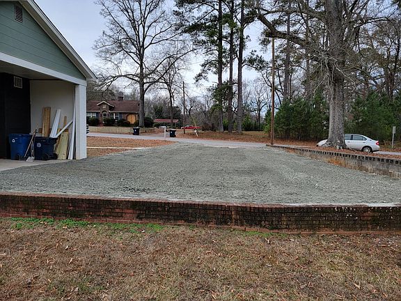 Newly graveled triple-wide driveway!