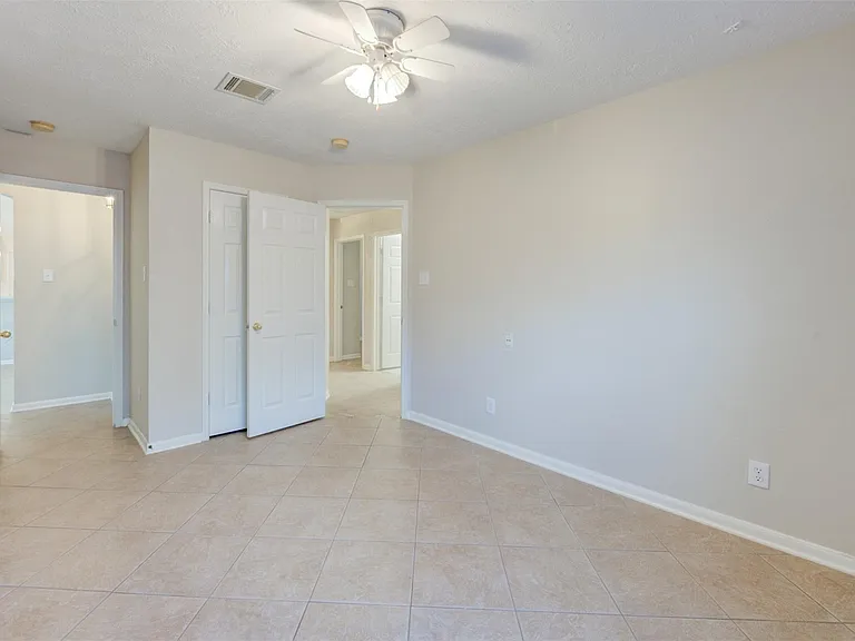 9026 Robinhoods Well Dr — Photo 34