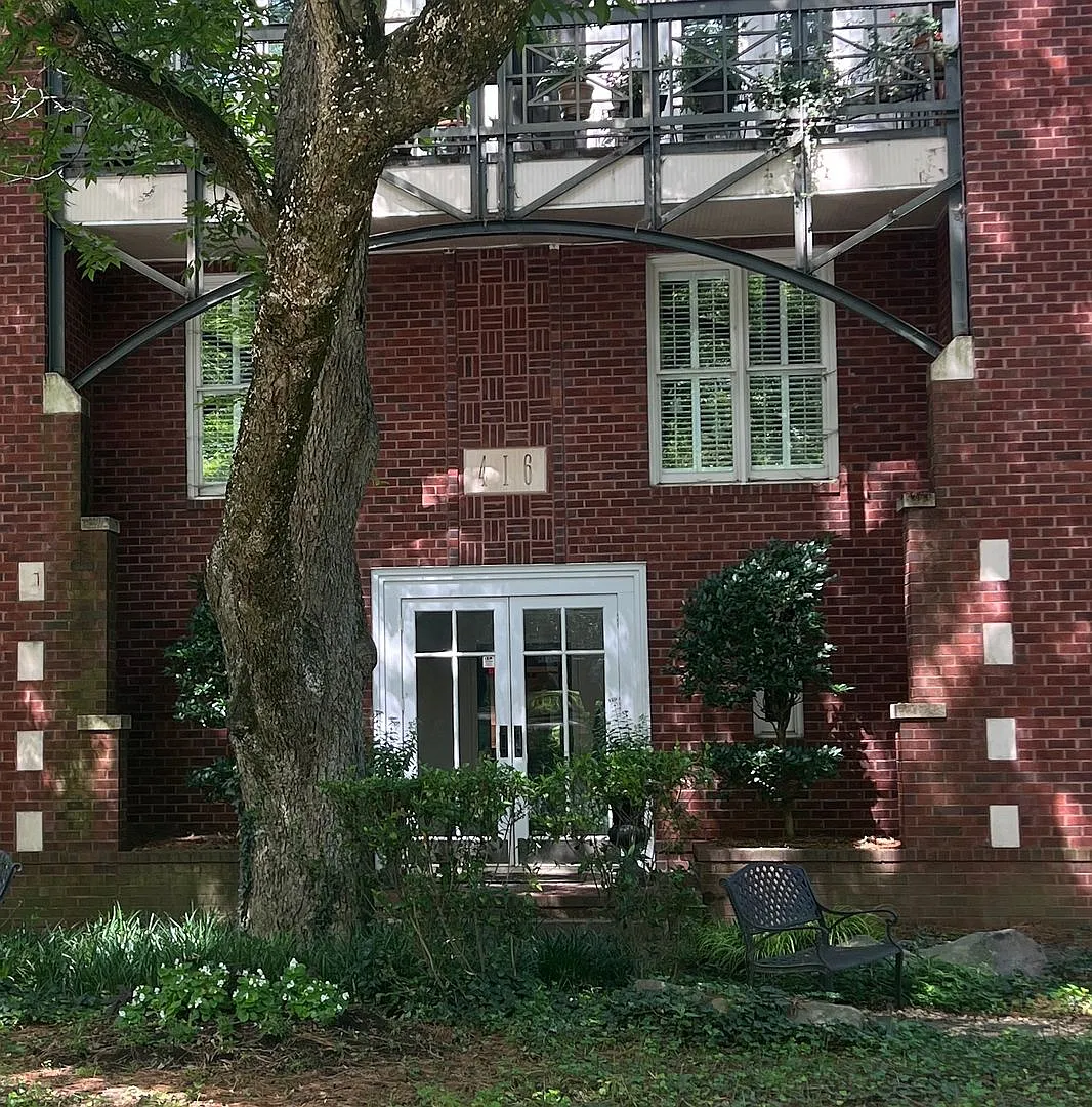 Building Photo - 416 Queens Rd #10