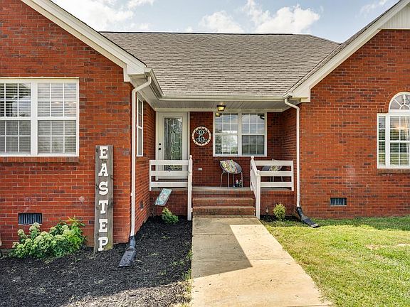 4th image of 972 Presley Cir