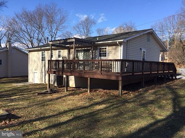 2nd image of 307 Ridgefield Ave