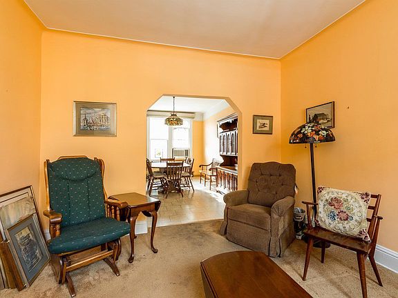 5th image of 2437 43rd St