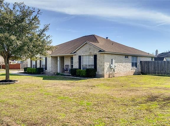 2nd image of 118 Blanco Dr