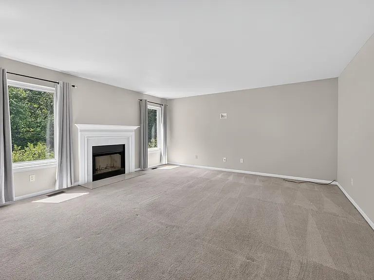 392 Sedgewood Ln — Photo 18