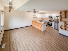 526 7th Ave SW