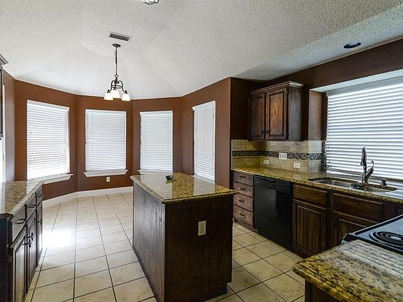 4th image of 717 Claire View Dr