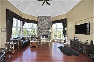 5th image of 4 Barberry Dr