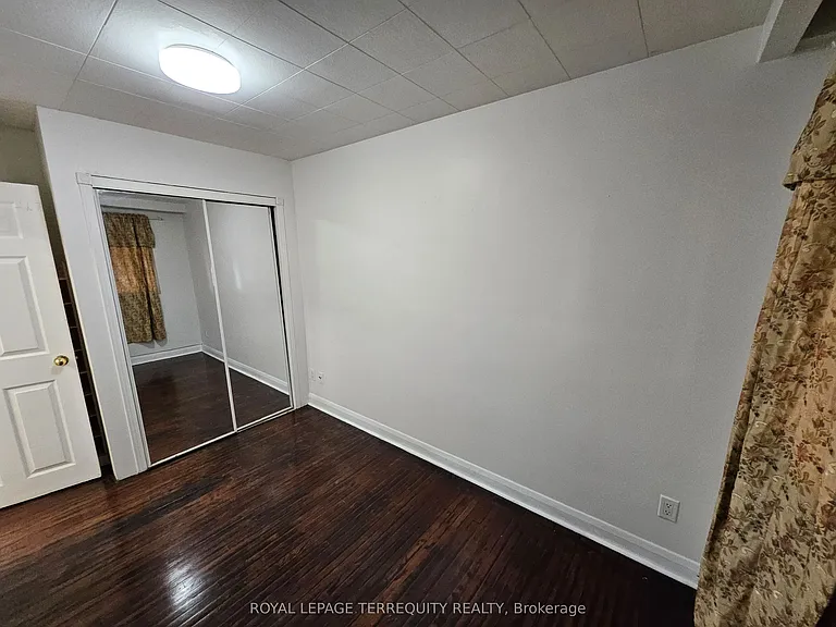 14 Hollis St — Photo 33