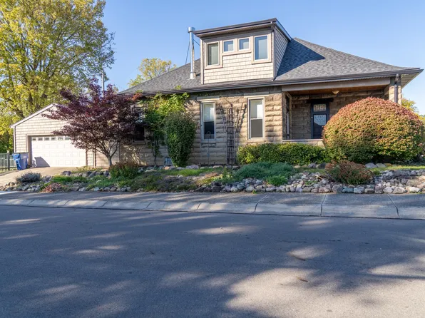 1403 N Lowry Ave, Springfield, OH 45504