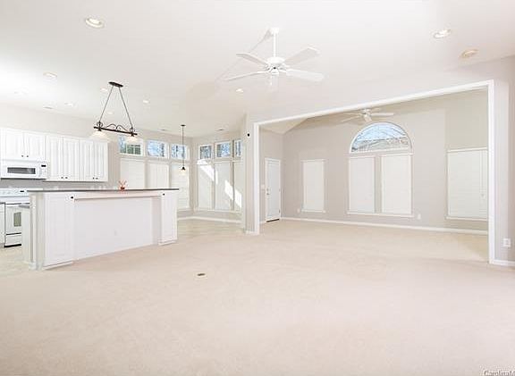 3rd image of 4101 Buckingham Dr
