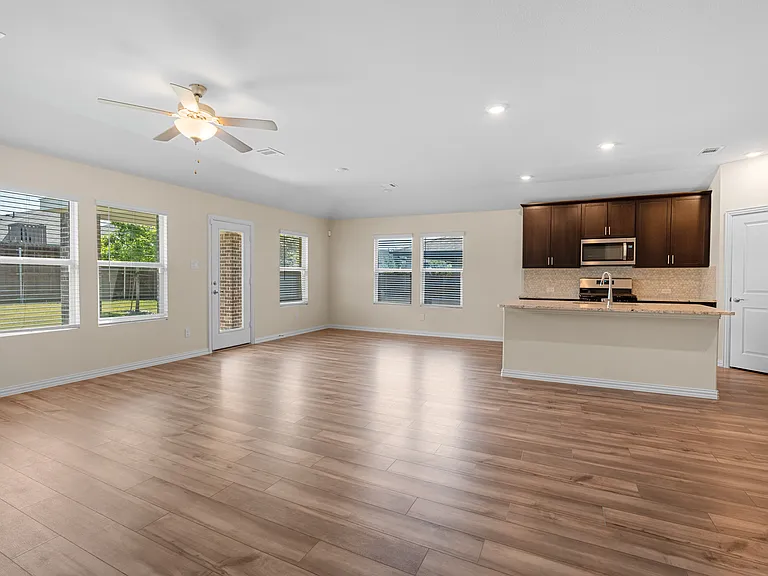 207 Mizuna Dr — Photo 4