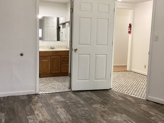 5th image of 5407 Saint Elmo Ave