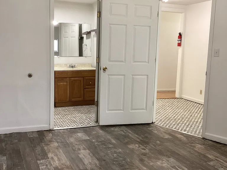 5407 Saint Elmo Ave — Photo 5