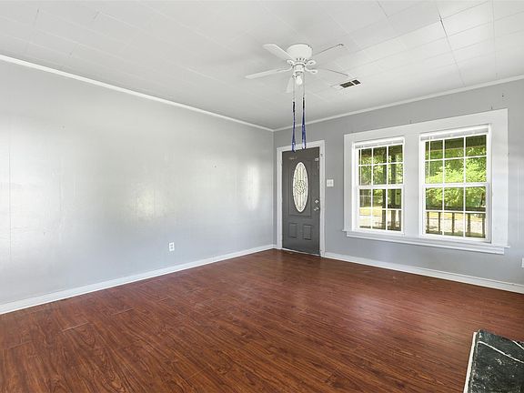 5th image of 800 E Lobit St