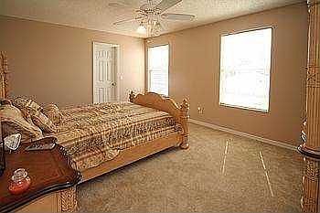 4th image of 3204 Amberley Park Cir