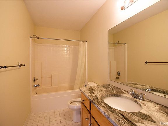 3rd image of 2859 Barclay Way