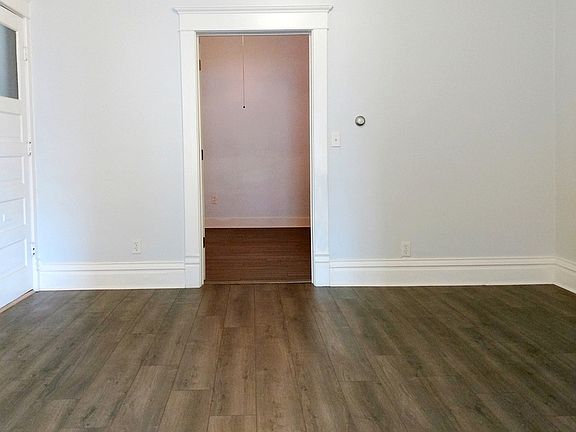 4th image of 18 E Railroad St APT 3