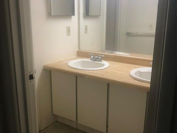 2nd image of 516 Saint Johns St #102