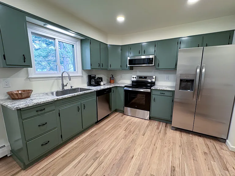 9 Richards Ave — Photo 5