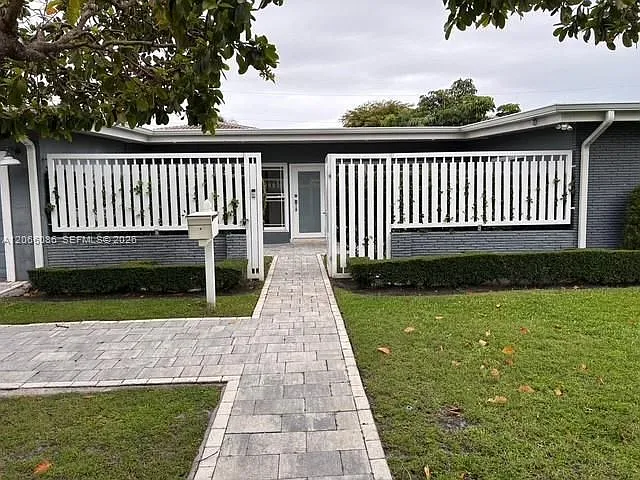 1951 NE 185th Ter — Photo 12