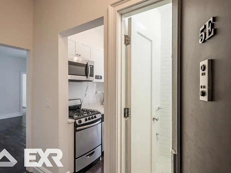526 W 111th St #5E — Photo 17
