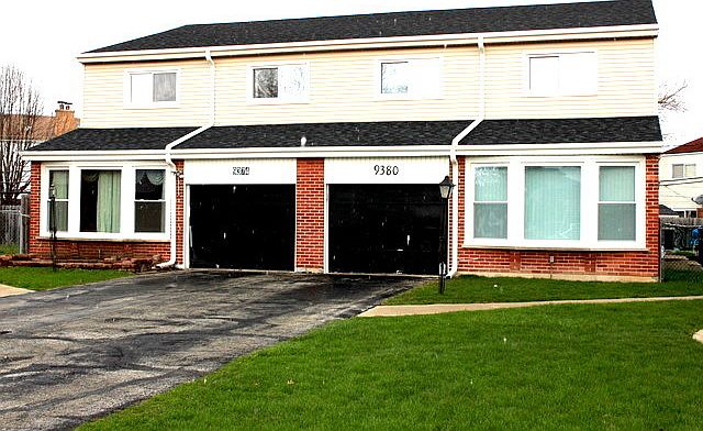 1st image of 9374 Twin Oaks Ln
