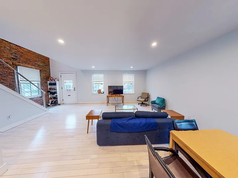855 State St #TOWNHOUSE — Photo 31