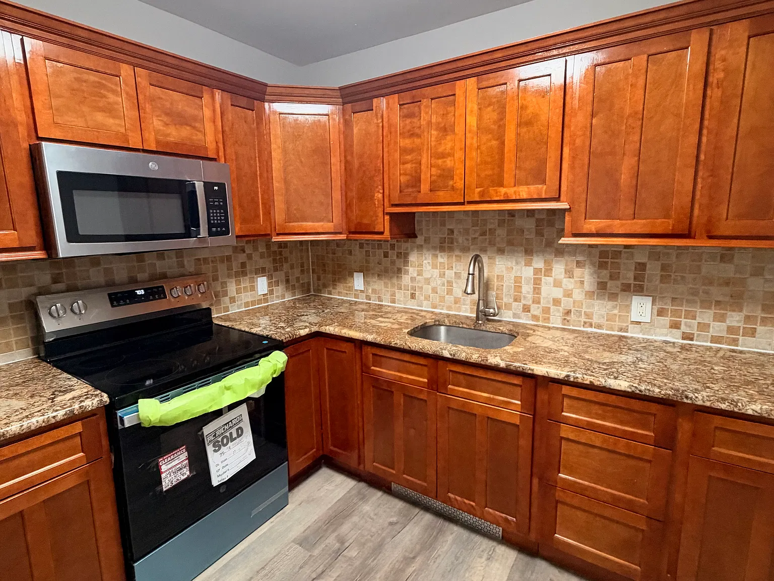 2 bed, $2,000 — Photo 3
