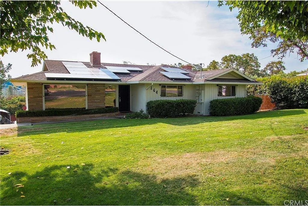 164 Acacia Ave photo 1