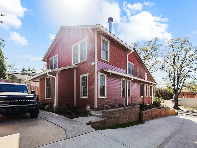5213 Cathedral Ave NW — Photo 60