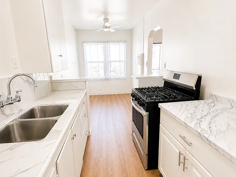 430 E Angeleno Ave — Photo 7